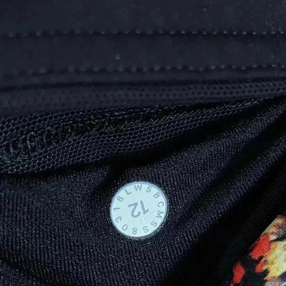 Lululemon Wake And Train Tight - Picture 8 of 10